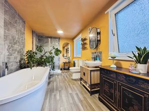 Photo 1- click for photo gallery